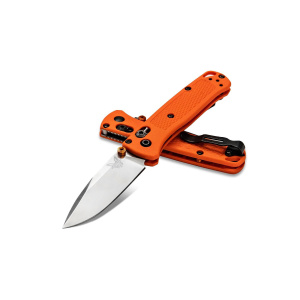 Benchmade 533 Mini Bugout Vikt 43g, storleken inte större än schweizisk armékniv. Den prisbelönta Benchmade Bugout-modellen är redan en ikon i knivvärlden.