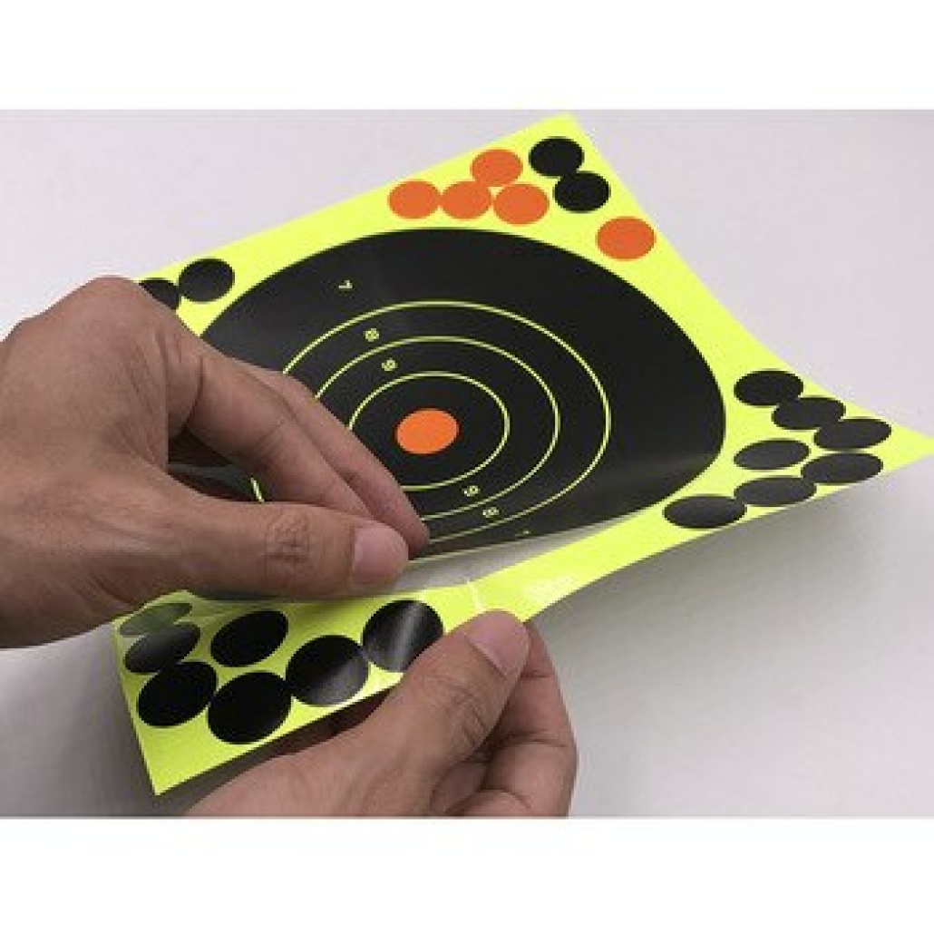 Självmarkerande Måltavlor 20x20cm 20-PACK Vid träff i det svarta fältet skapas en mycket tydlig markering som syns på långt håll, perfekt vid all inskjutning, måltavlorna kan klistras direkt på alla underlag som kartong, plywood mm.
