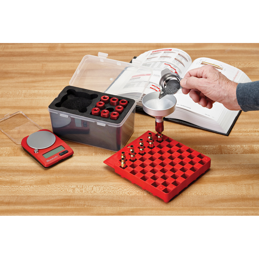 Hornady Powder Funnel Kit, Avser till 9 olika kalibrar: .224 / .243/6mm / .257 / .264/6.5mm / .277 / 6.8mm/.284 / 7mm / .308 / .338 / .375