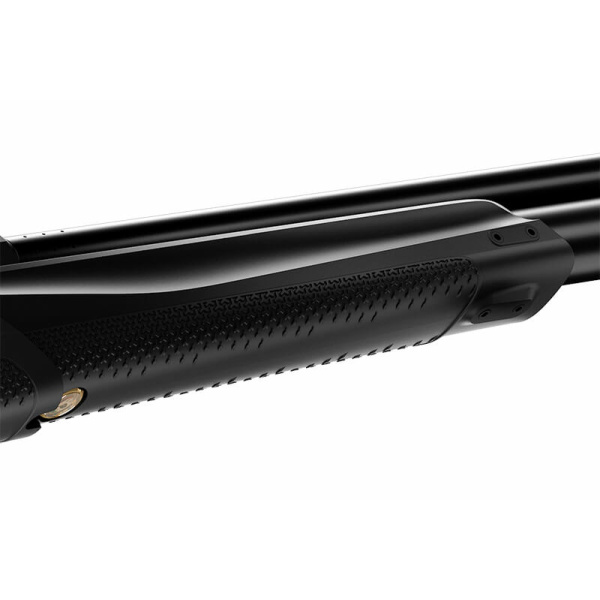 The FLAT-FOREND, flat and widened, ensures maximum stability, facilitating support on shooting rests or any other surface.