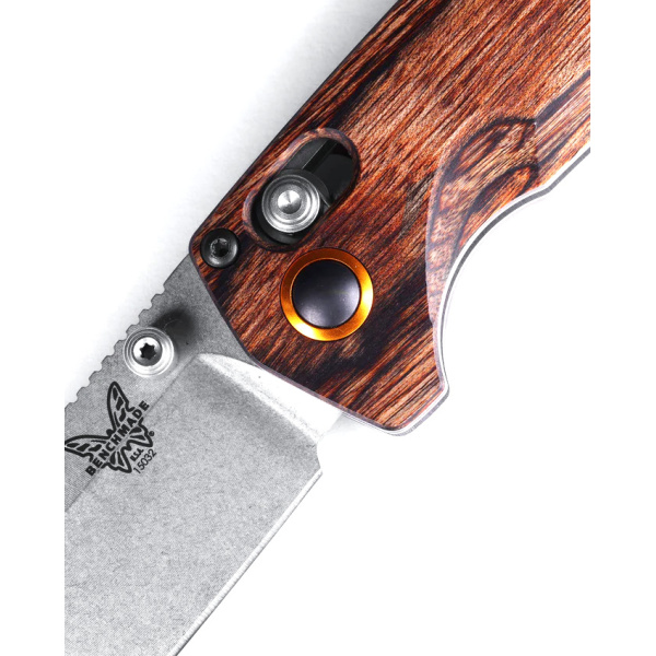 Benchmade 15032 North Fork en kraftfull specialdesignad fällkniv som kombinerar funktionaliteten hos en jaktkniv med mångsidigheten hos en EDC kniv