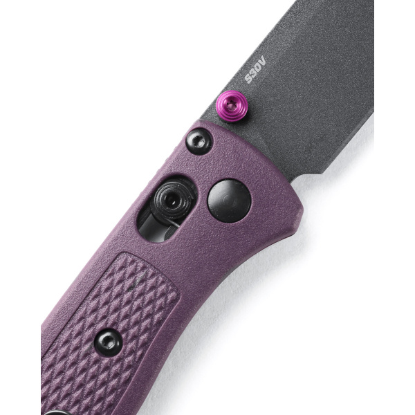 Benchmade 533GY-09 Mini Bugout Bugout-modellen är redan en ikon i knivvärlden. Lätt och mångsidig design, kvalitetsstål och Benchmades Axis-lock.