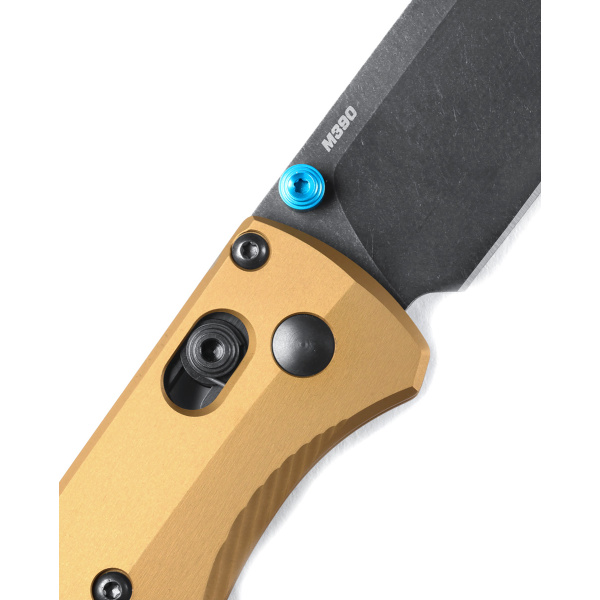 Benchmade 535BK-07 Bugout har ett användarvänligt format och sin effektiva Axis-mekanism. Slimmad profil gör att Bugout™ knappt syns när den bärs i fickan.