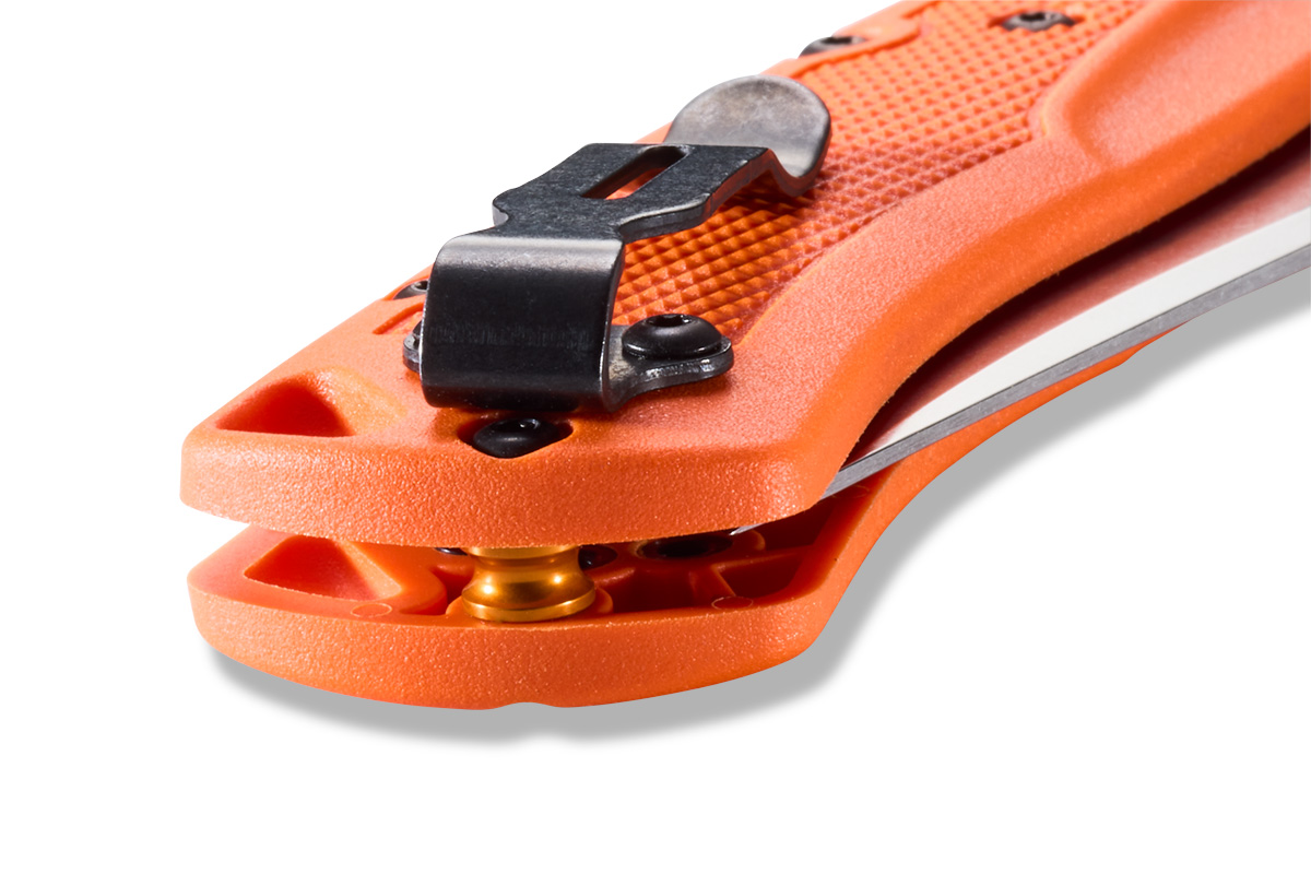 Benchmade 15535 Taggedout en jakt inspirerad kniv för jägare som prioriterar vikten på packningen En lätt och smal fällkniv klarar alla uppgifter ute i fält; Made in USA.