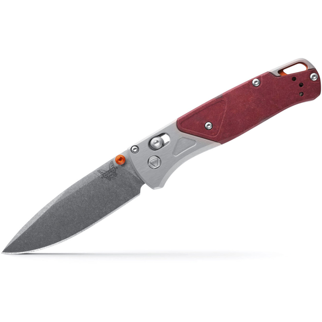 Benchmade 535-09 Bugout en lättviktskniv som blivit en av Benchmades mest populära modeller. stonewash polish blad, greppsidor redstone & detaljer i orange!