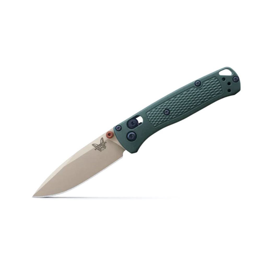 Benchmade 533TN-2601 Mini Bugout en lättviktskniv som snabbt blivit en av Benchmades mest populära knivar. Utrustad med Axis Lock samt Elmax knivblad!