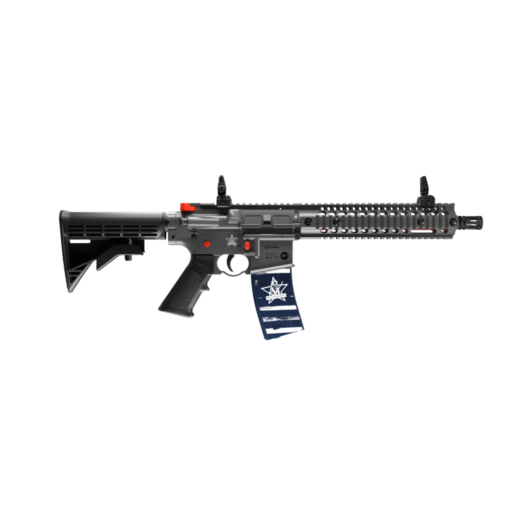 Crosman R1 Fallen Patriots Edition Crosman R1 Fallen Patriots Edition specialutgåva av det populära R1 Full Auto-luftgeväret. Unik design, kraftfull blowback semi- och helautomatiskt läge! Passa på tillfället, så länge de går att få tag på! 